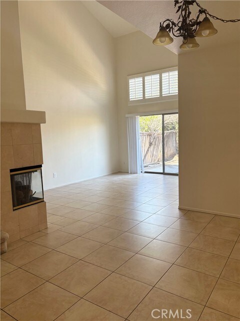 Building Photo - 2018 Villa Del Lago Dr