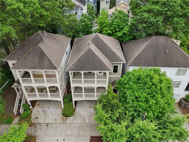 Building Photo - 737 St Charles Ave NE