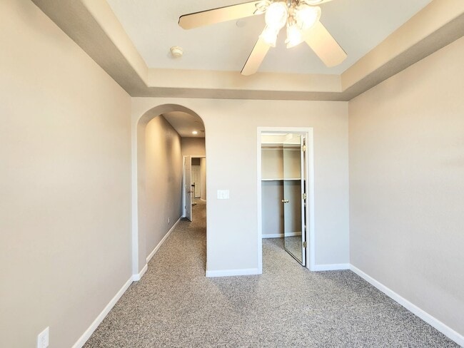Building Photo - Spacious Townhouse in San Mateo