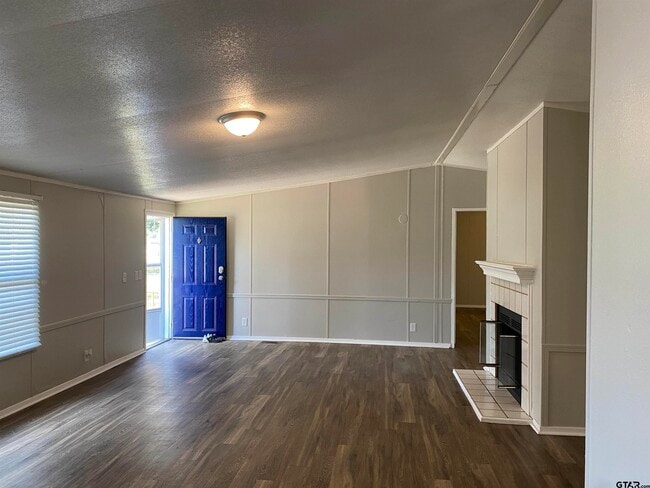 Building Photo - 22944 Shell Shore Dr