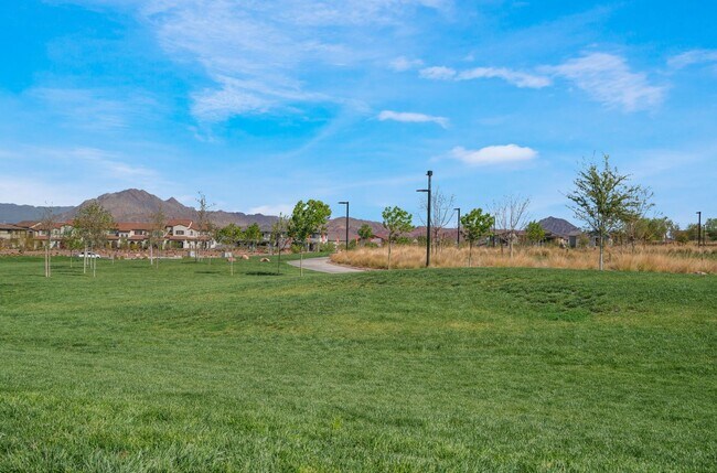 Building Photo - Modern Living in Cadence – 3 Bedroom Beauty!