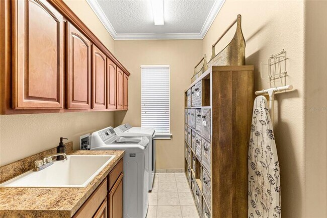 Building Photo - 3329 Schoolhouse Rd