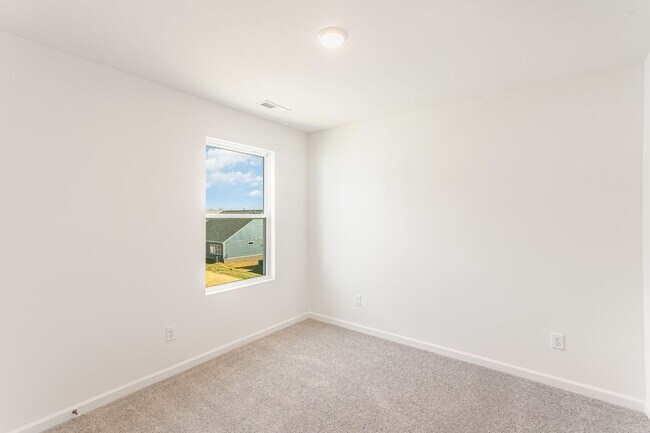 Building Photo - 4 Bed 3 Bath New Build! Available Now!