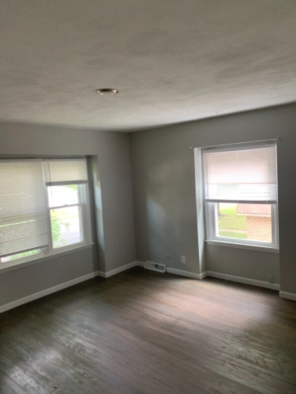 Building Photo - 119 E 35th St