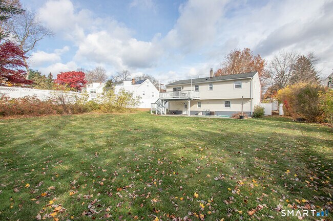 Building Photo - 425 Judd St