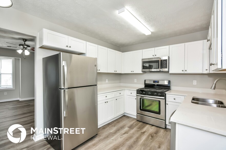 Building Photo - 637 Woodcrest Manor Dr