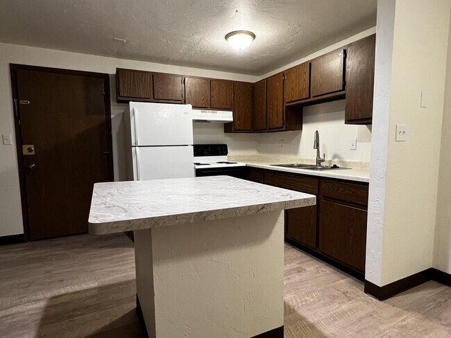 Building Photo - 2730 Humboldt Rd