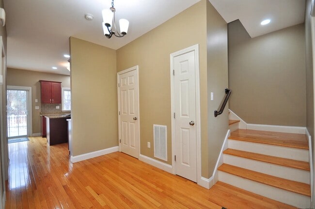 Building Photo - 47 Chaponis Way