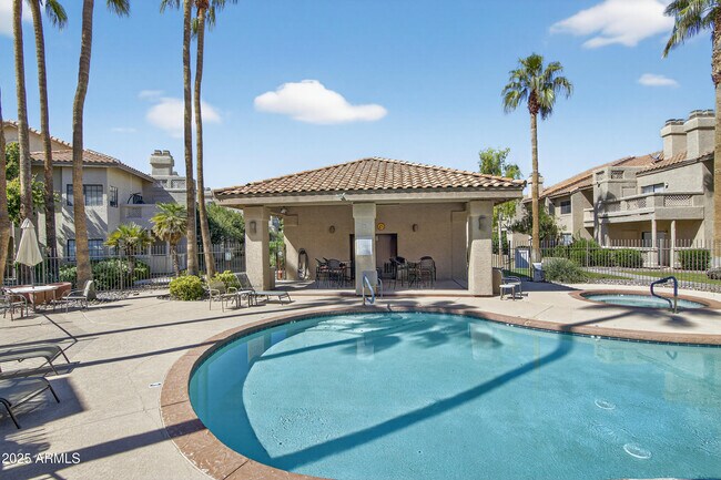 Building Photo - 930 N Mesa Dr