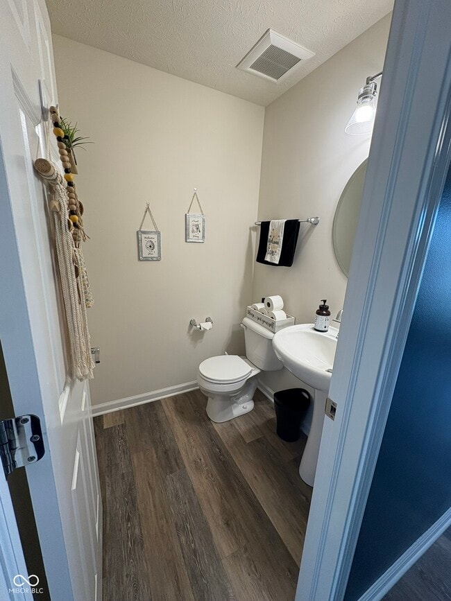 Building Photo - 6859 Manning Ct