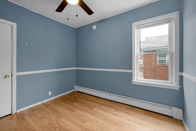 Building Photo - 223 Lawlor St