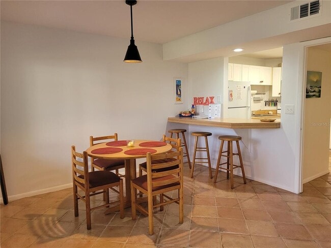 Building Photo - 1515 Pinellas Bayway S