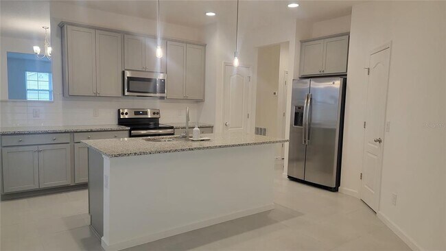 Building Photo - 3283 Stratton Cir