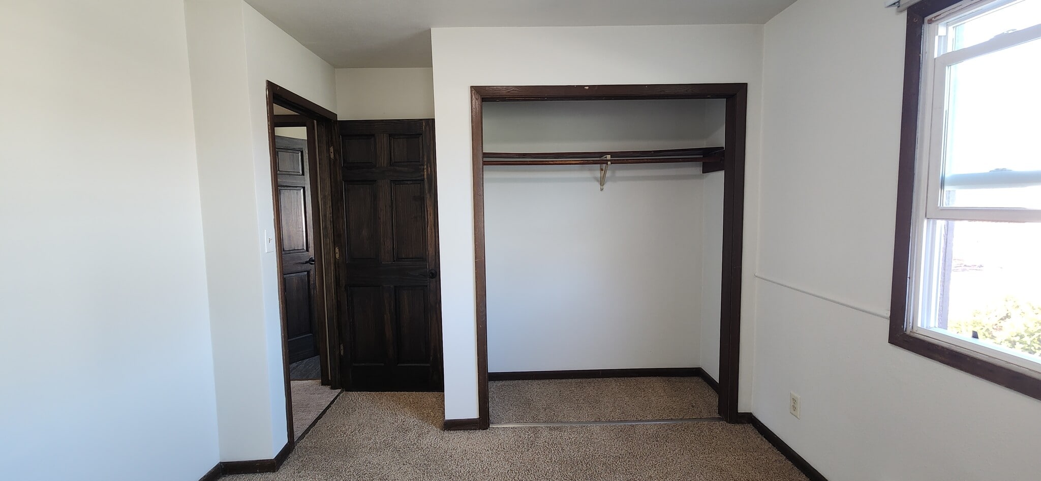 Building Photo - 625 9th St N