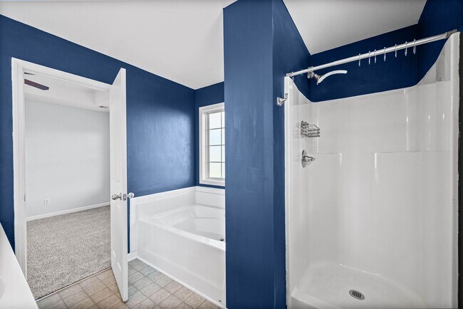 Building Photo - Pet Friendly Three Bedroom!