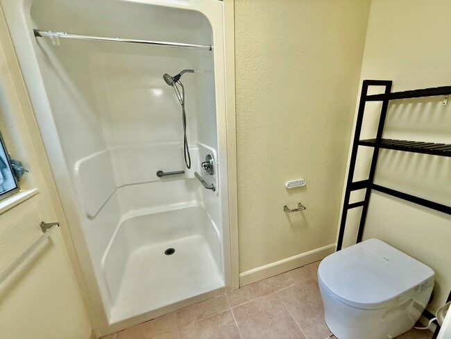 Building Photo - 95-1050 Makaikai St. Apt. 21-B