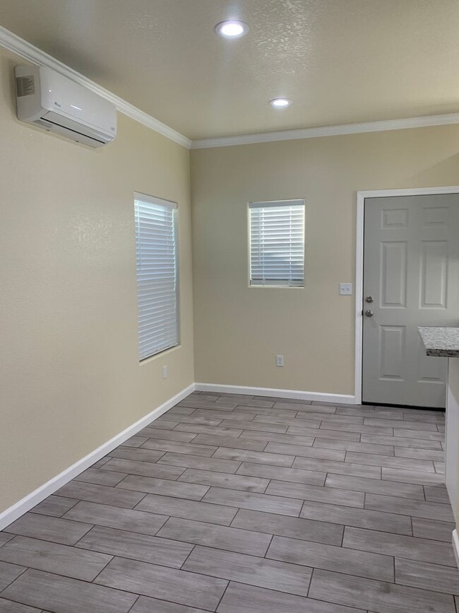 Building Photo - 1 bed/1 ba cottage - Olivehurst