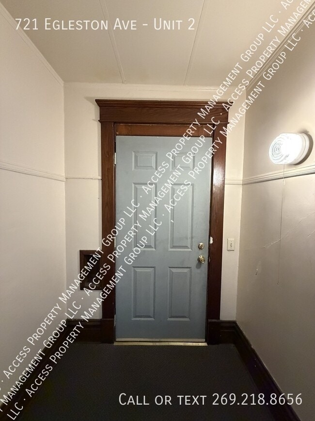 Building Photo - 721 Egleston Ave