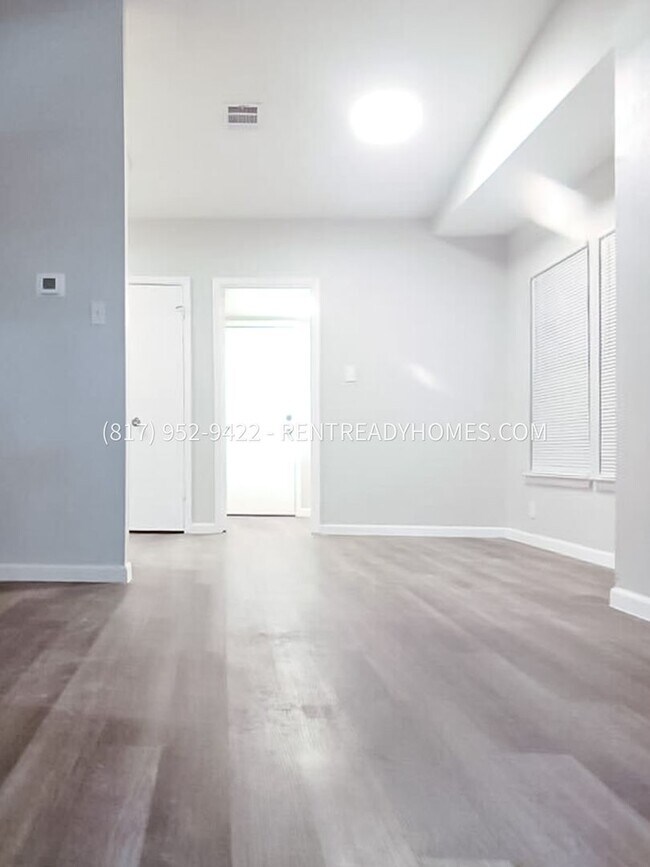Building Photo - 8305 Forest Ridge Dr
