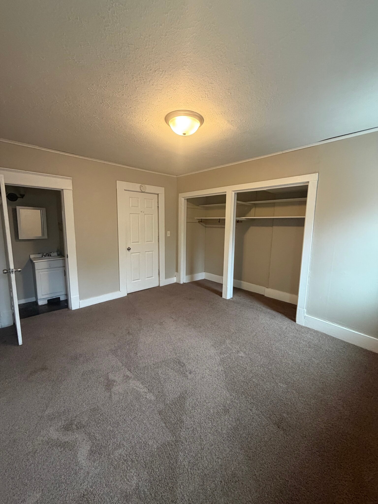 Building Photo - 134 Perry St