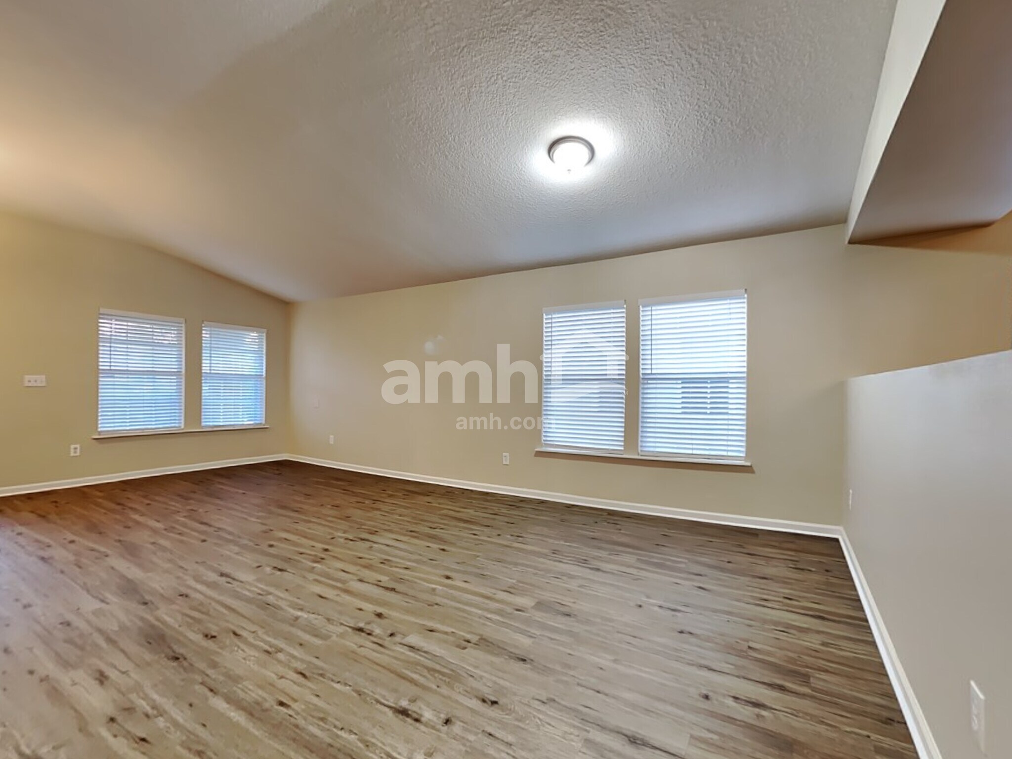 Building Photo - 1433 Heather Ct