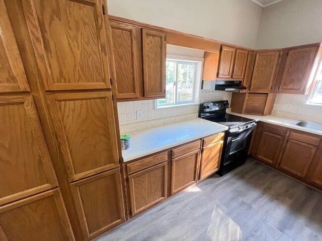 Building Photo - 3 Bed 1 Bath For Rent - Springfield