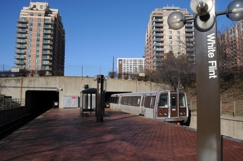 Building Photo - Luxury Condo 1 bed/1bath - 14th floor, Nice amenities, METRO!