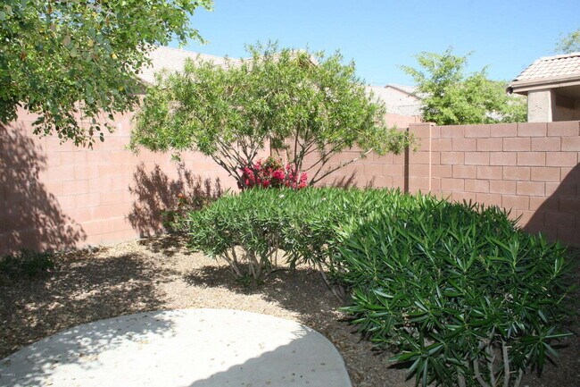 Building Photo - DESERT FOOTHILLS VILLAS TOWNHOUSE