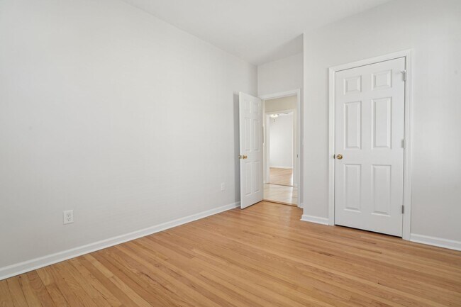 Building Photo - 403 Abington Ave