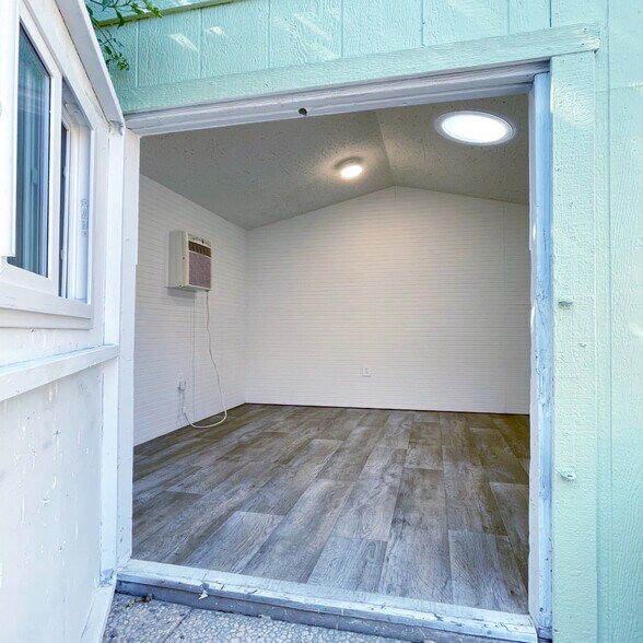 Building Photo - 8045 Norwich Ave