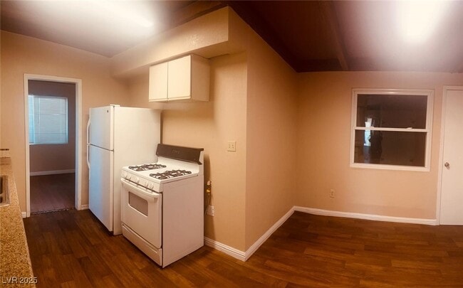 Building Photo - 349 Upland Blvd