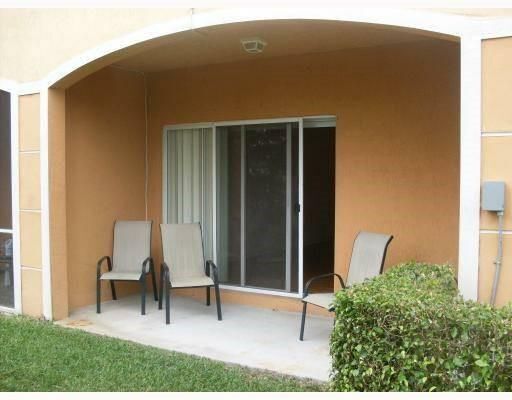 Building Photo - 571 Princess Dr