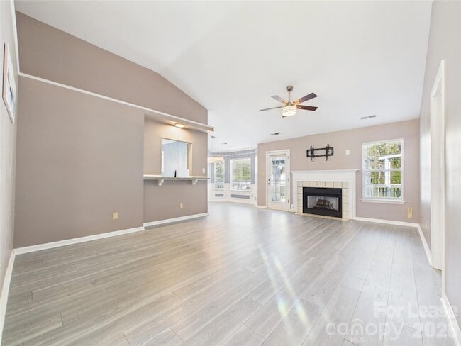 Building Photo - 14133 Walkers Crossing Dr