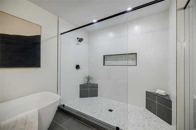 Building Photo - 3154 N Druid Hills Rd