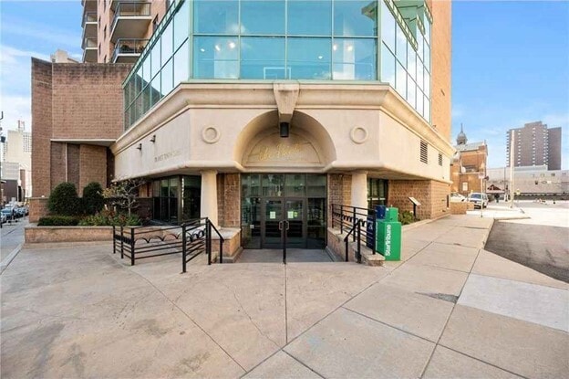 Building Photo - 78 10th St E