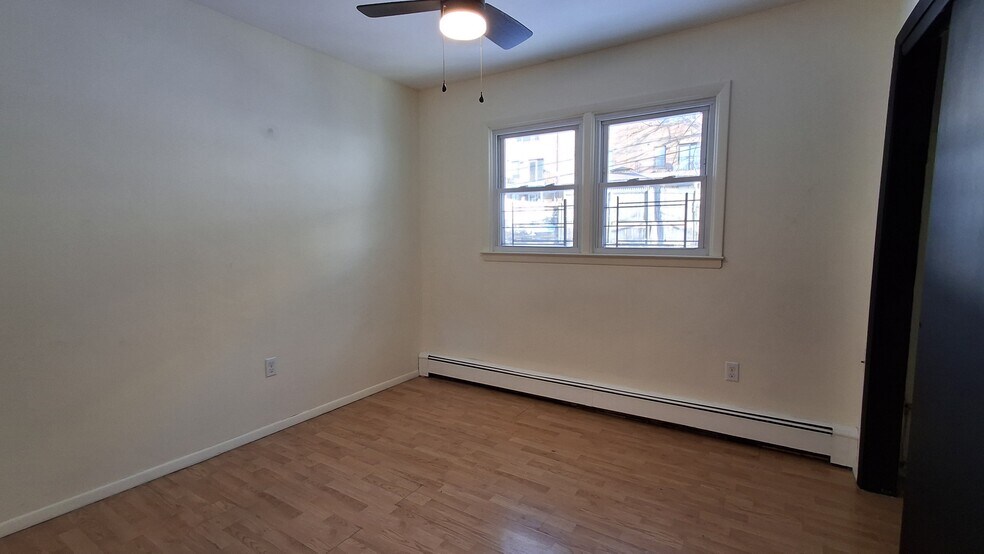 Bedroom 1 (10' x 10') - 3409 Givernaud Ter