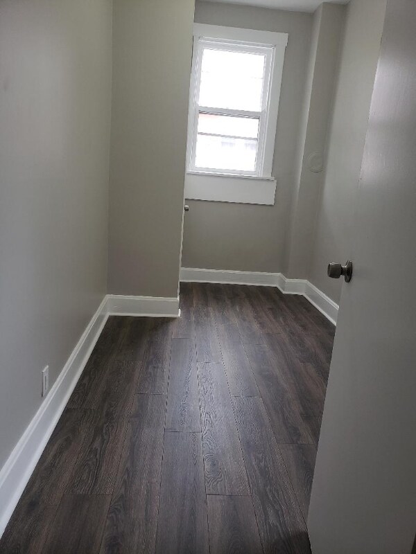 Building Photo - 945 Dana Ave