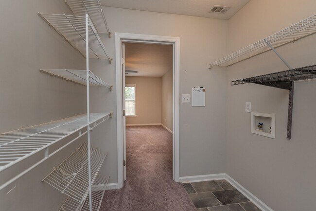Building Photo - $1,525- 2 Bed/2 Bath house for rent in West Augusta, Total Electric!