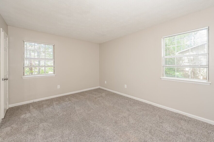 Building Photo - 5877 Bobbin Ln