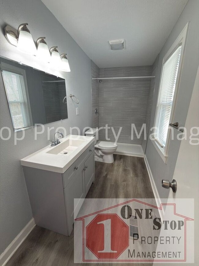 Building Photo - Warm & Inviting 3 Bed 2 Bath Home in Kansas City, MO!!!