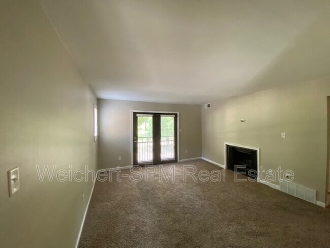 Building Photo - 1843 Fernspring Cove