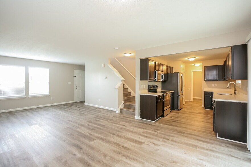 Building Photo - 3423 Grove Berry Ln