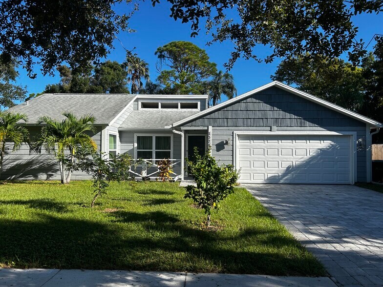 Primary Photo - 3024 Woodpine Cir
