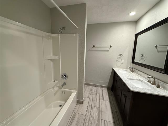 Building Photo - 1920 N Floyd Rd