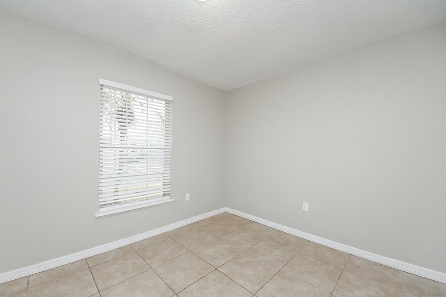 Building Photo - 1505 Sunset View Cir