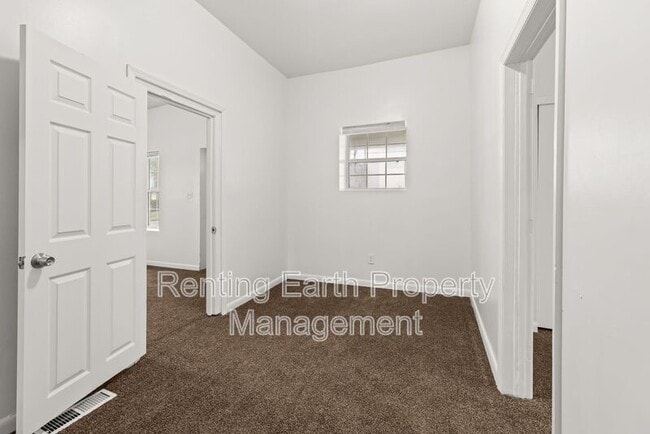 Building Photo - 5722 Terrace Ave