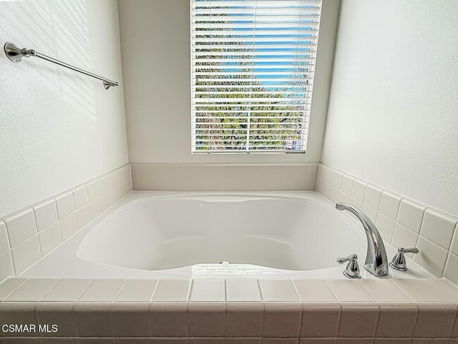 Building Photo - 2930 Esperanza Way