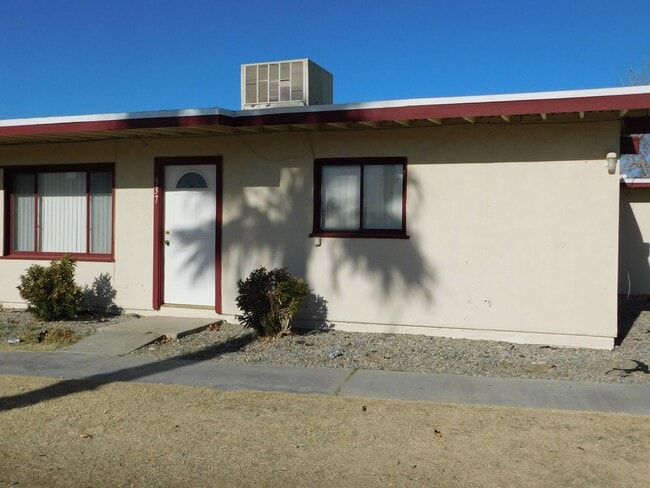 Building Photo - 337 Oasis Dr