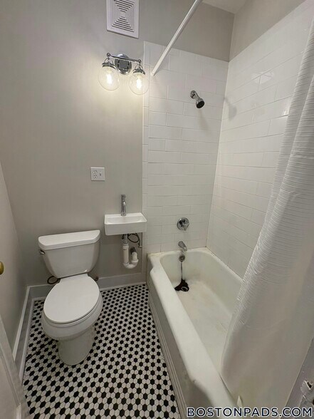 Building Photo - 22 Chiswick Rd