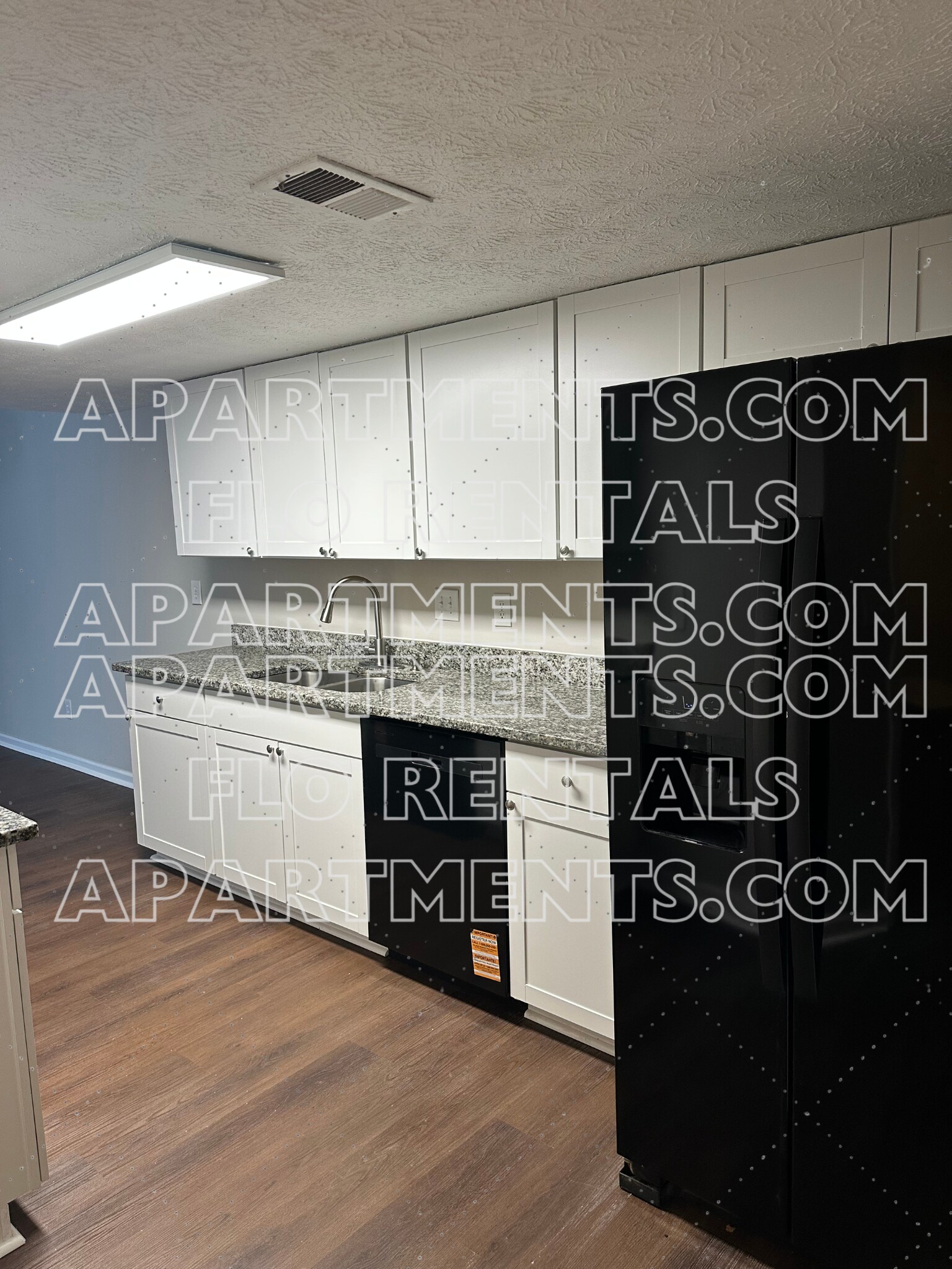 Building Photo - 6849 S Lakewood Ter